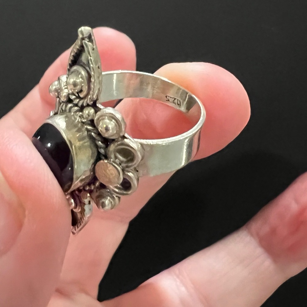 Beautiful silver & amethyst ring. - Picture 6 of 11